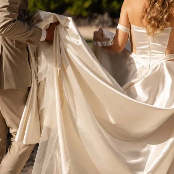 Jae by Galia Lahav Wedding Dress with gloves